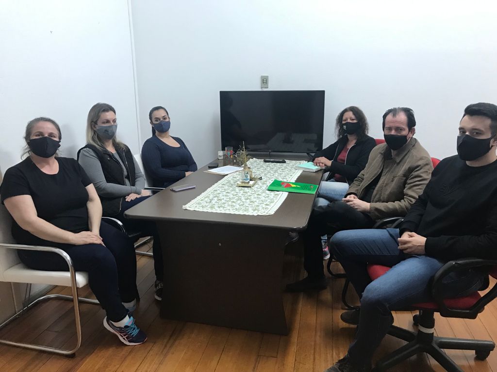 Administração promove encontro com SISMUG e APROMUG